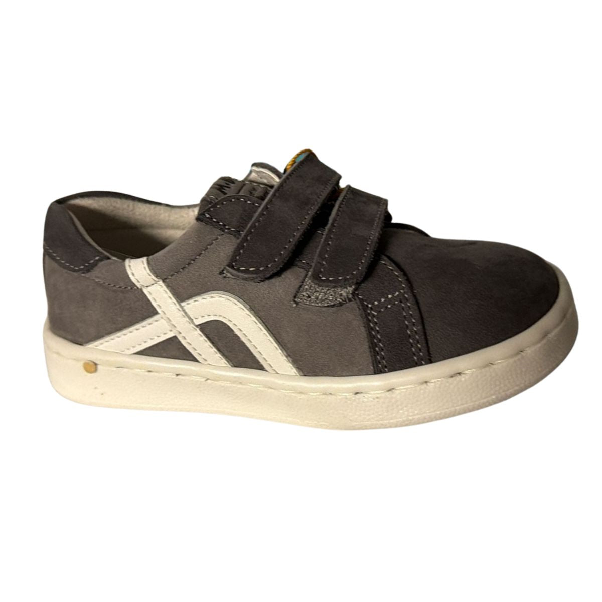 Casual Low-Cut Nubuck Leather Sneakers – Gray with Dual White Side Bands